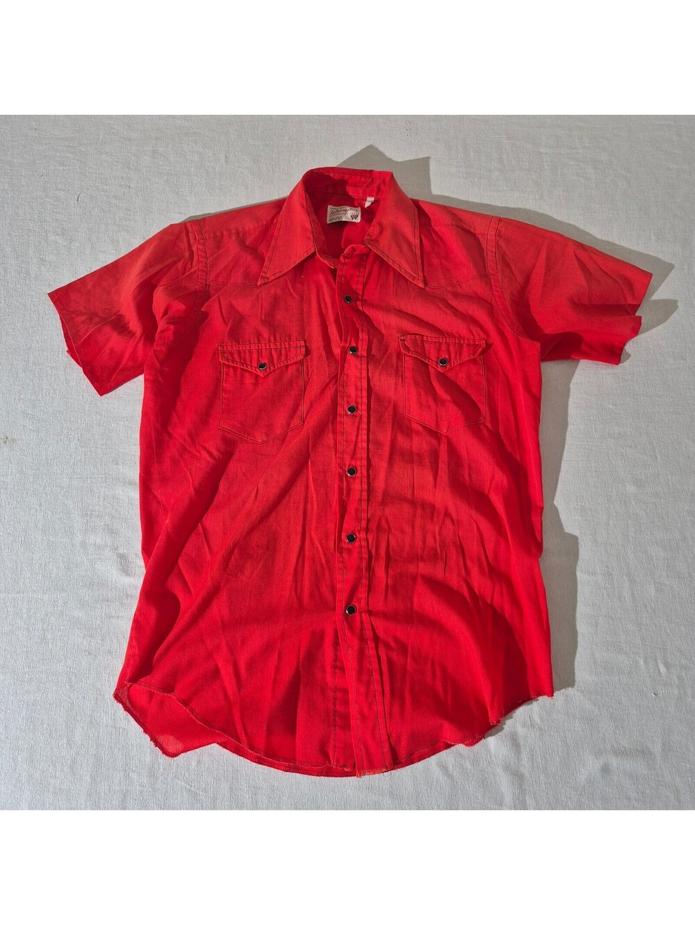 Wrangler Permanent Press L Large Red Western snap short sleeve button shirt